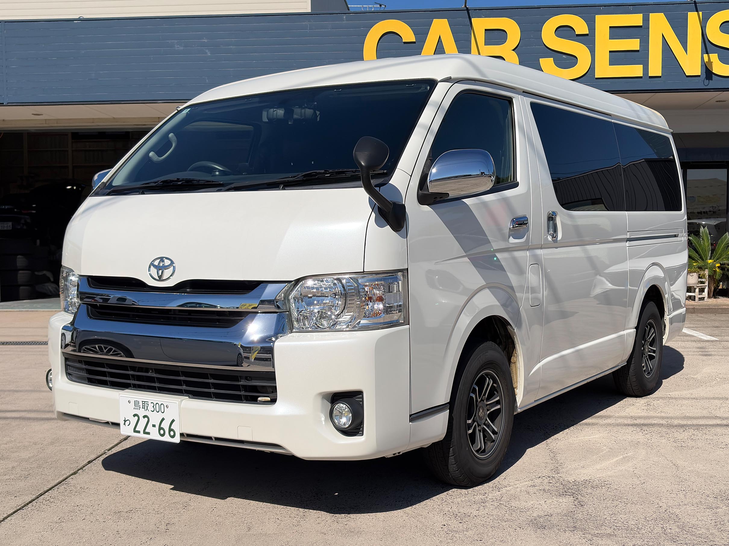 TOYOTA ハイエースワゴン カーセンスレンタカー 鳥取県米子市 境港 安来 格安・最短半日〜マンスリー長期レンタル